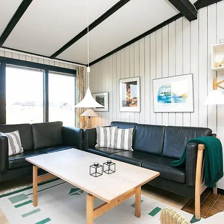 Spacious Holiday In Jutland Near The Sea *