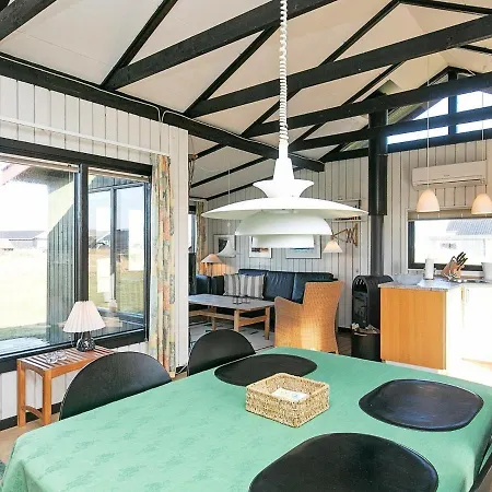 Spacious Holiday In Jutland Near The Sea Harboør